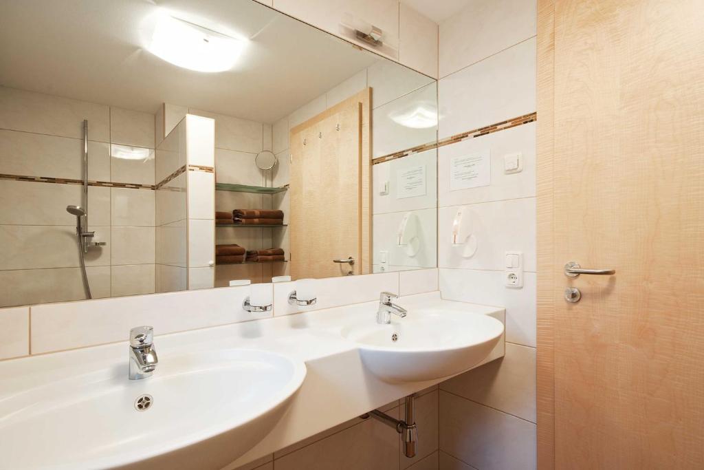 Landhaus Taurer Kals am Grossglockner Room photo